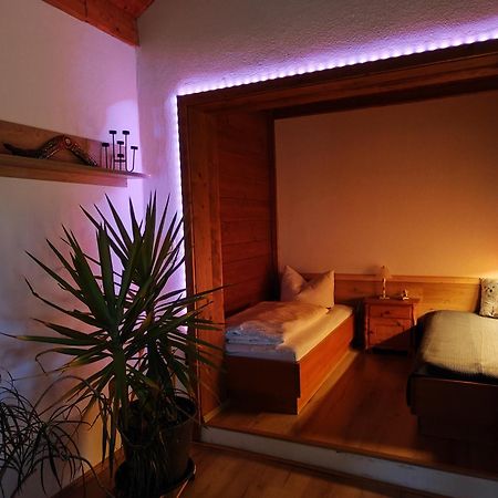 Ruhig Gelegene Ferienwohnung Im Gruenen Mit Terrasse Und Kleinem Garten Rotthalmuenster Ngoại thất bức ảnh