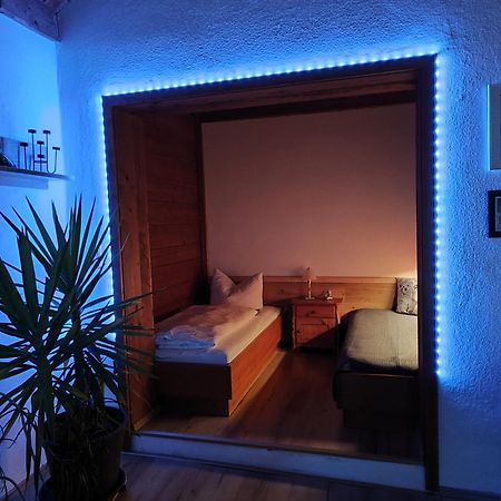 Ruhig Gelegene Ferienwohnung Im Gruenen Mit Terrasse Und Kleinem Garten Rotthalmuenster Ngoại thất bức ảnh