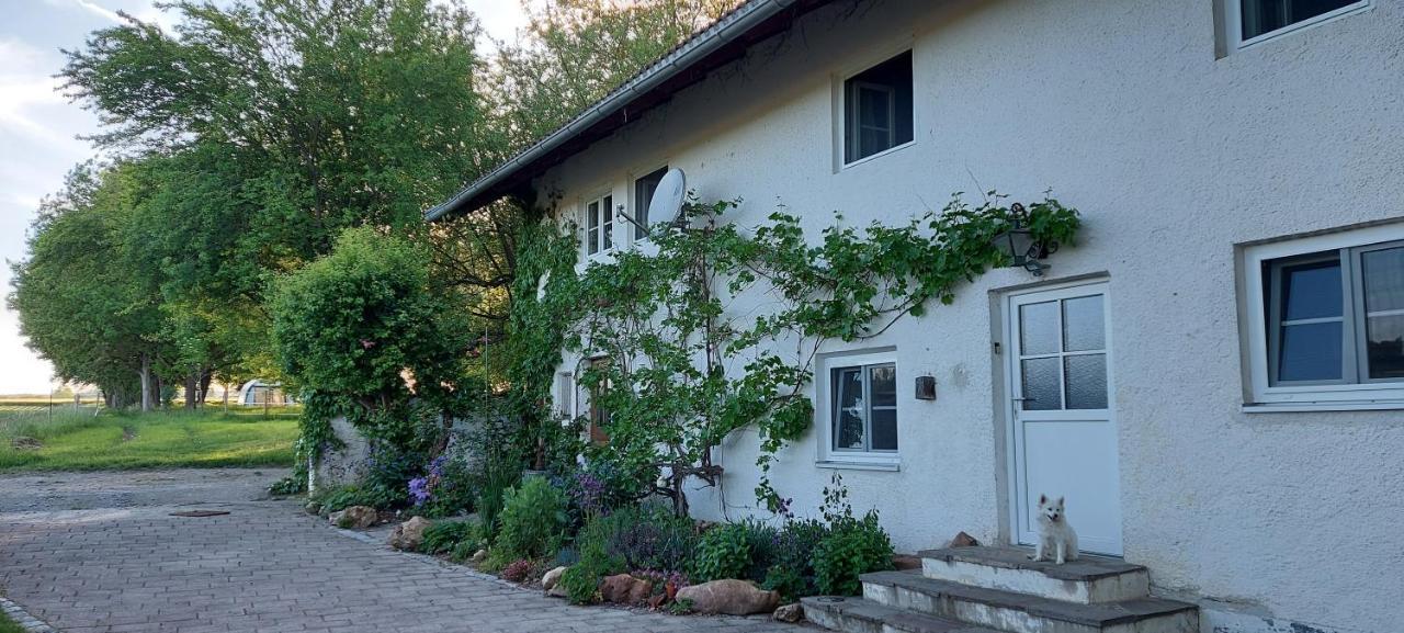 Ruhig Gelegene Ferienwohnung Im Gruenen Mit Terrasse Und Kleinem Garten Rotthalmuenster Ngoại thất bức ảnh