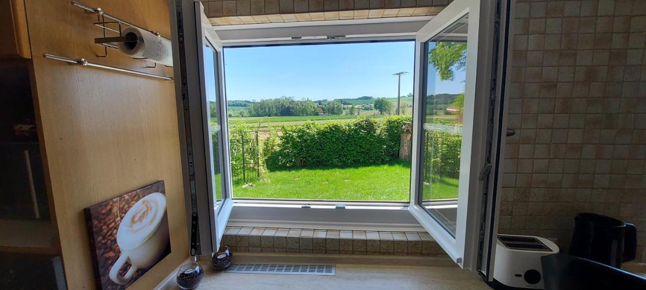Ruhig Gelegene Ferienwohnung Im Gruenen Mit Terrasse Und Kleinem Garten Rotthalmuenster Ngoại thất bức ảnh