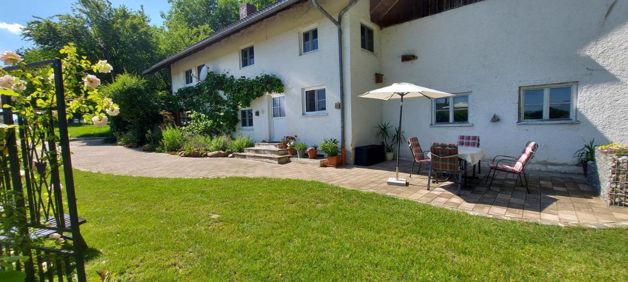 Ruhig Gelegene Ferienwohnung Im Gruenen Mit Terrasse Und Kleinem Garten Rotthalmuenster Ngoại thất bức ảnh