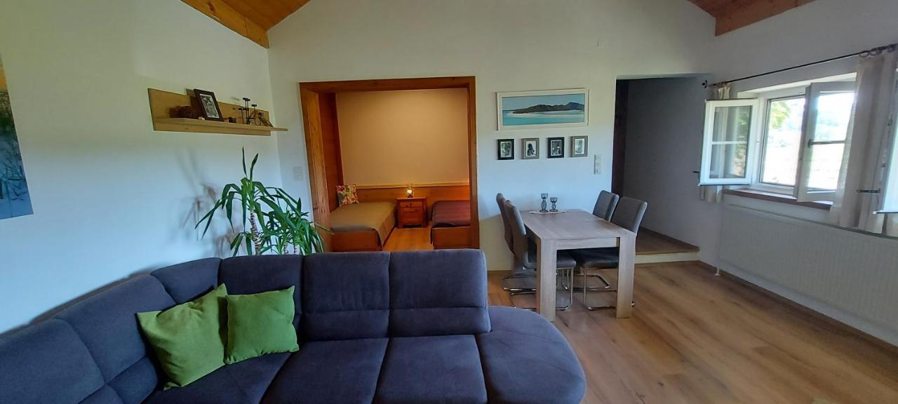 Ruhig Gelegene Ferienwohnung Im Gruenen Mit Terrasse Und Kleinem Garten Rotthalmuenster Ngoại thất bức ảnh